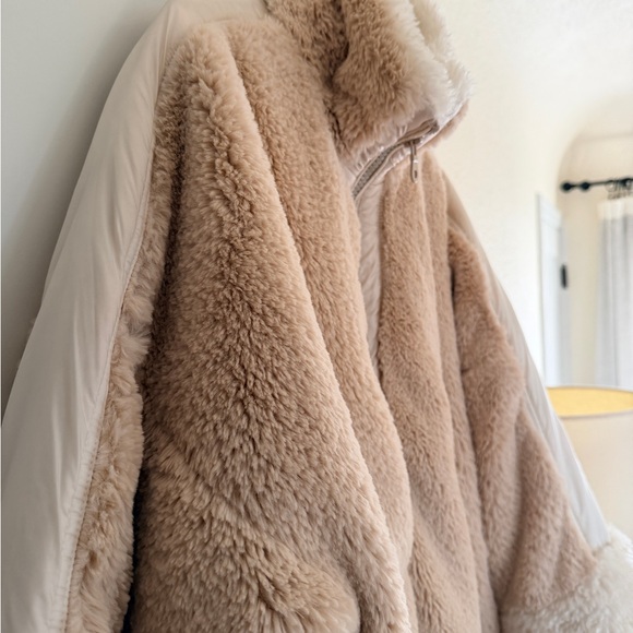 Oof Wear Two Tone Sherpa Jacket - Picture 4 of 10